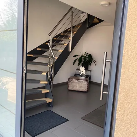Daire Suedpfalz Mit Balkon & Weinbergblick - Valley Suew *