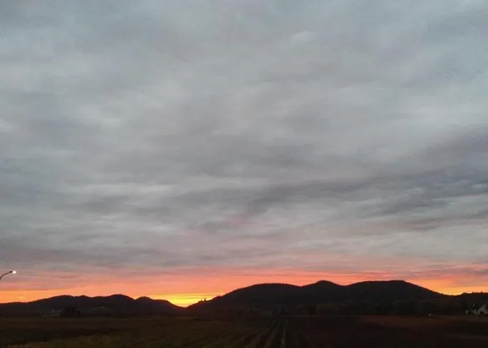 Lägenhet Suedpfalz Mit Balkon & Weinbergblick - Valley Suew *